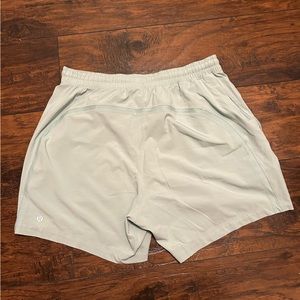 Lululemon Pace Breaker shorts sz L